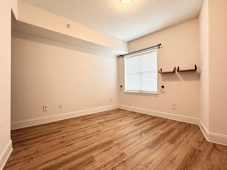 4620 Piedmont Row Dr #304 — Photo 10