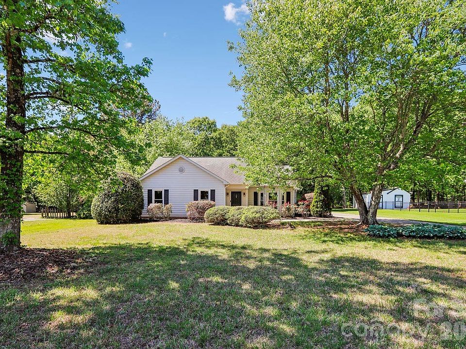 1st image of 15032 S Catawba Cir