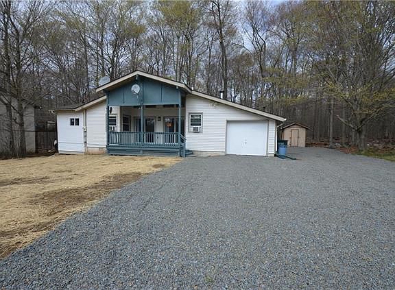 2nd image of 1067 Country Place Dr