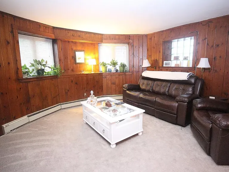 9 Braemore Rd #1A — Photo 1