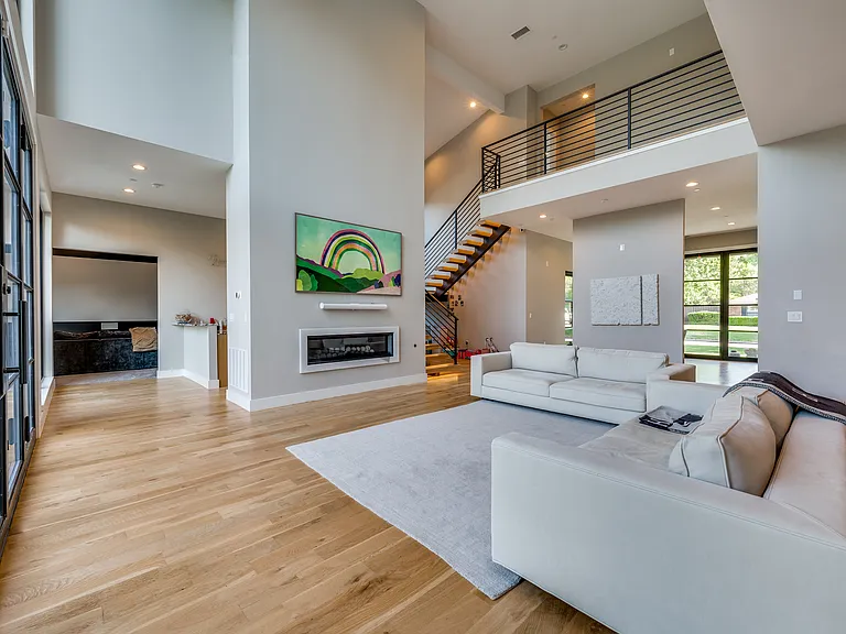 4215 Nashwood Ln — Photo 8