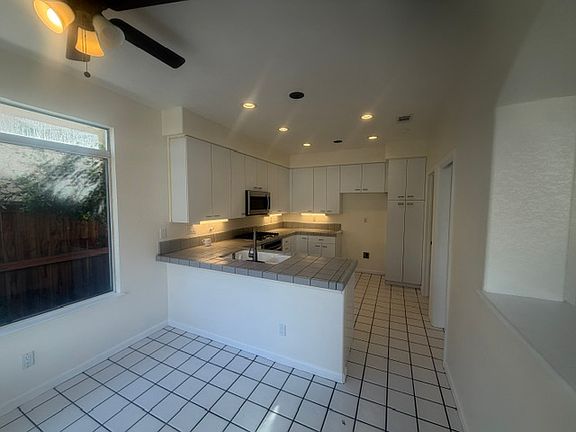 5th image of 3349 Willowbrook Cir