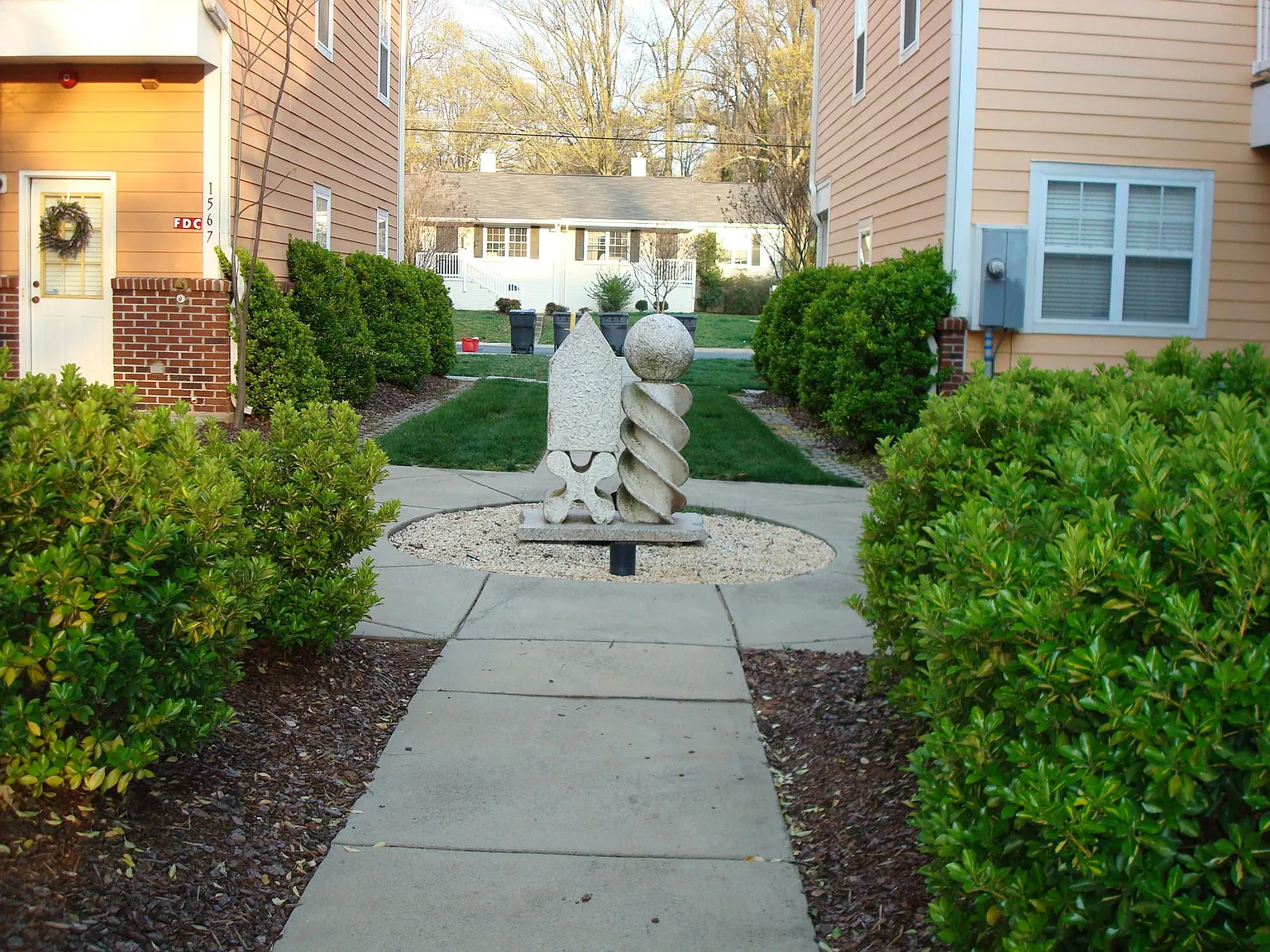 2 bed, 2.5 bath, 1200 sqft, $2,000 — Photo 2