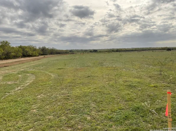 128 Sylas Hayes Loop LOT 8, Leming, TX 78064