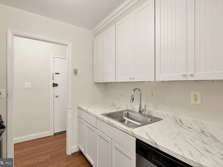 3975 Lyndhurst Dr #103 — Photo 9