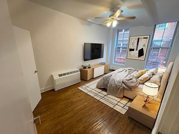 5th image of 55 Stone St #4B