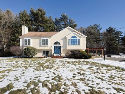 175 Swan Dr, Taunton, MA, 02780
