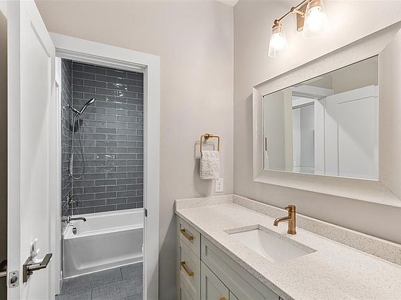5th image of 10311 Bel Aire Dr