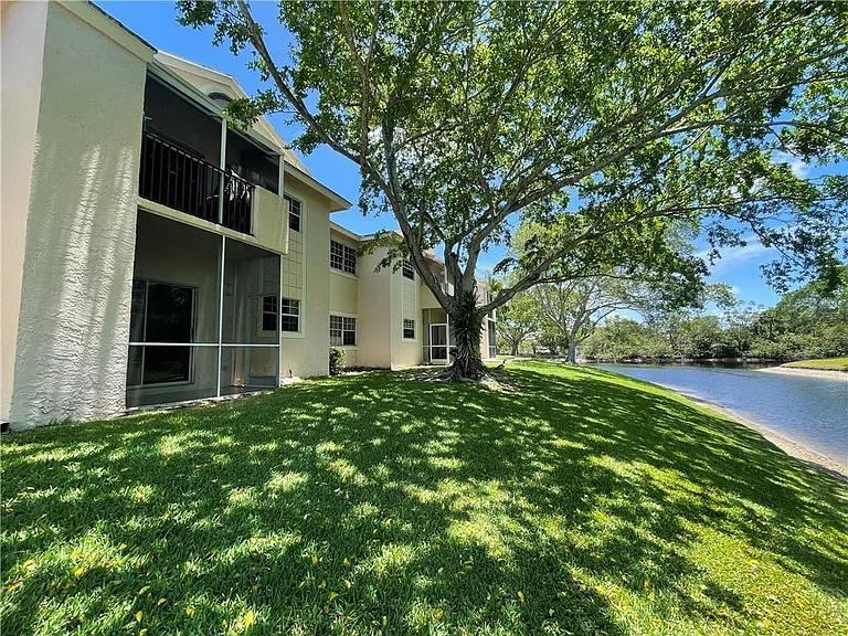 640 Cypress Club Way #J12 — Photo 9