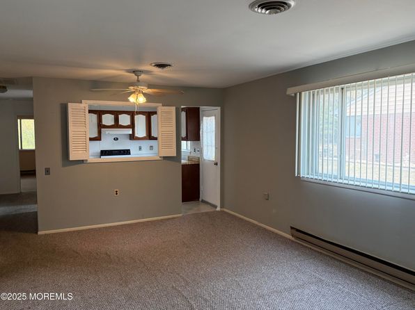 39 Independence Parkway UNIT B, Whiting, NJ 08759