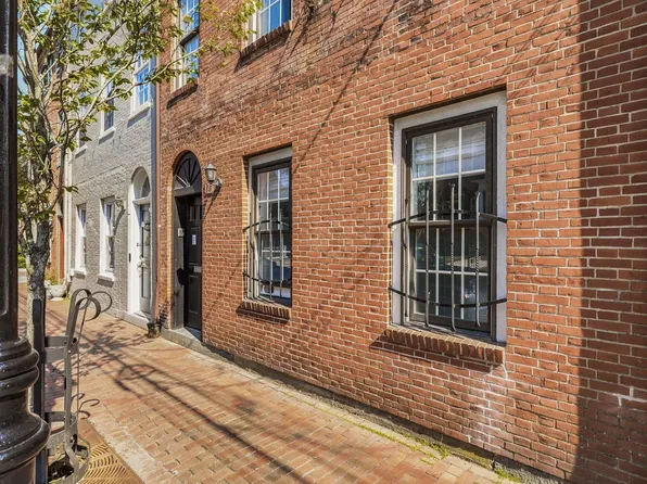 123 Daniel St 2, Portsmouth, NH 03801