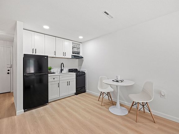 2nd image of 2 Greenbriar Dr APT 103