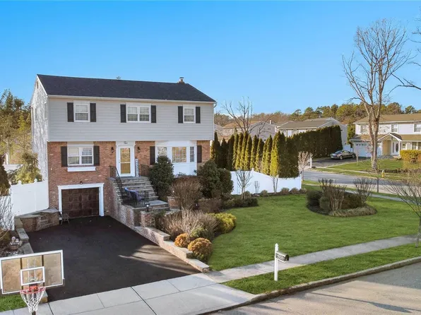 2 Commander Vic Lane, Nesconset, NY 11767