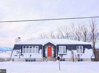 215 S Crossroads Rd, Lykens, PA 17048