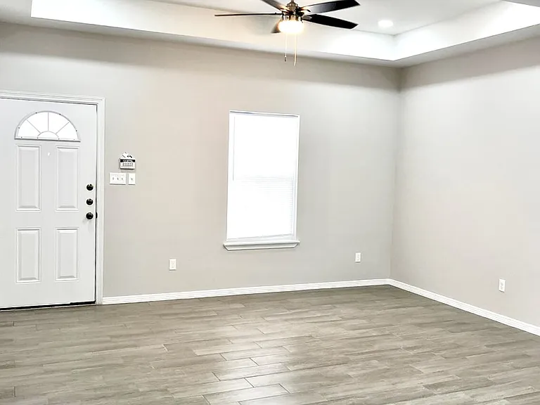 1635 Playa Dr #2 — Photo 6