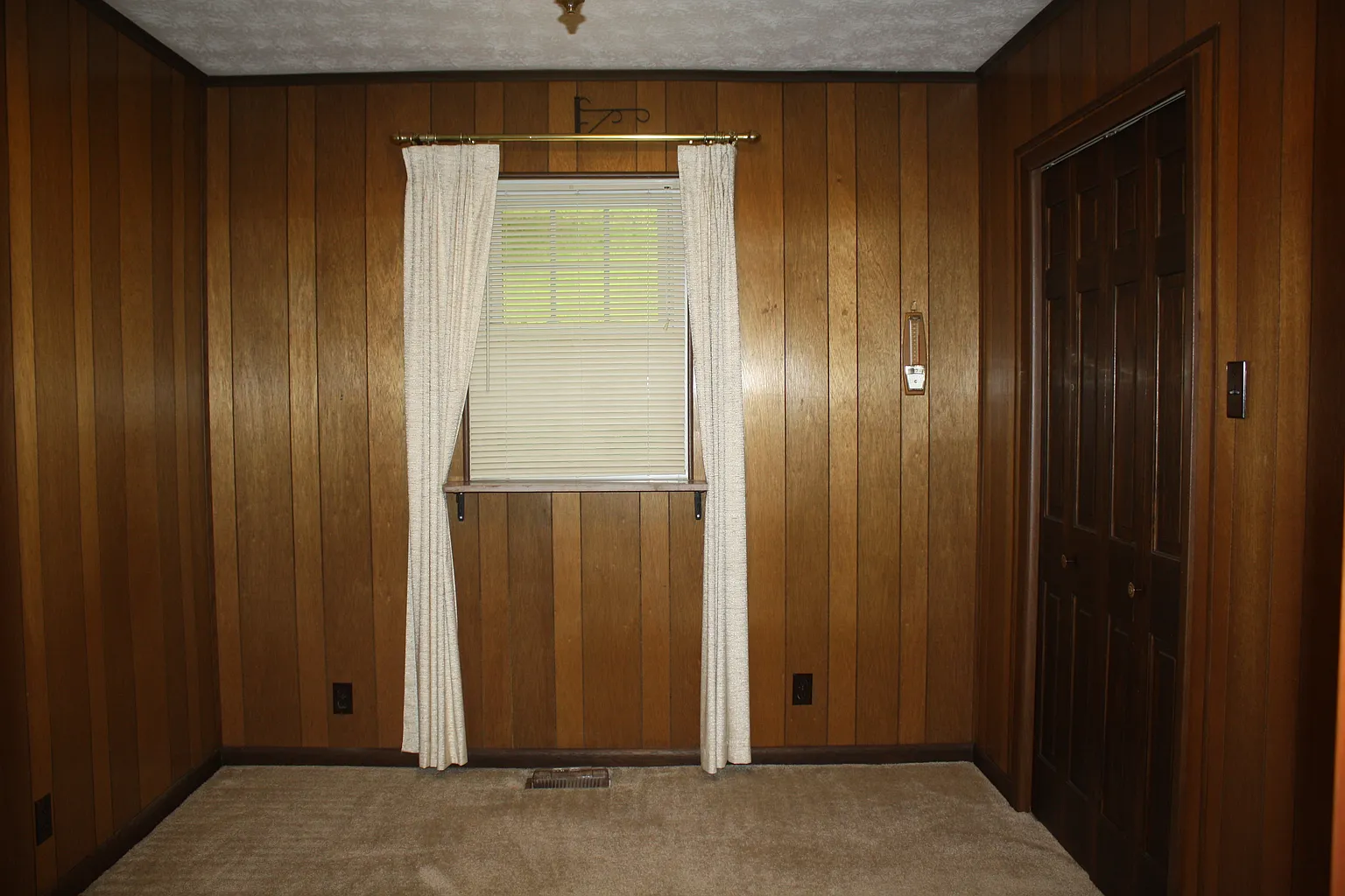 5590 Shawnee Dr photo 1