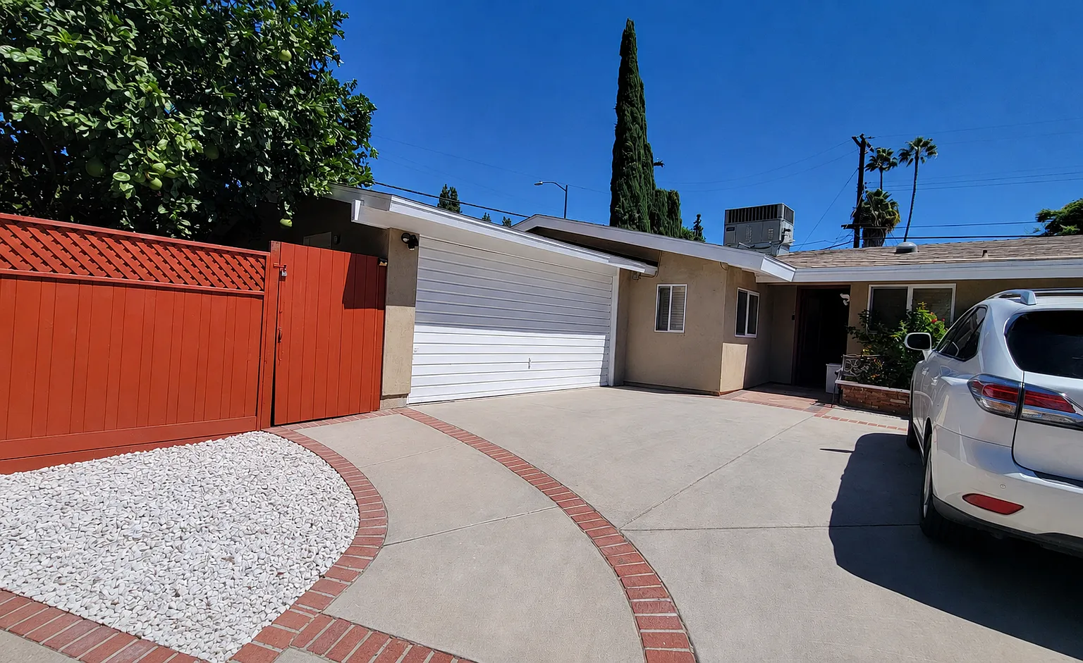 4 bed, 1585 sqft, $4,500 — Photo 3