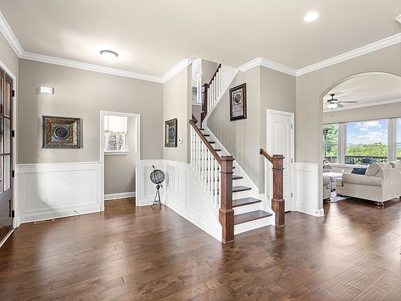 3rd image of 2682 Paddock Park Dr