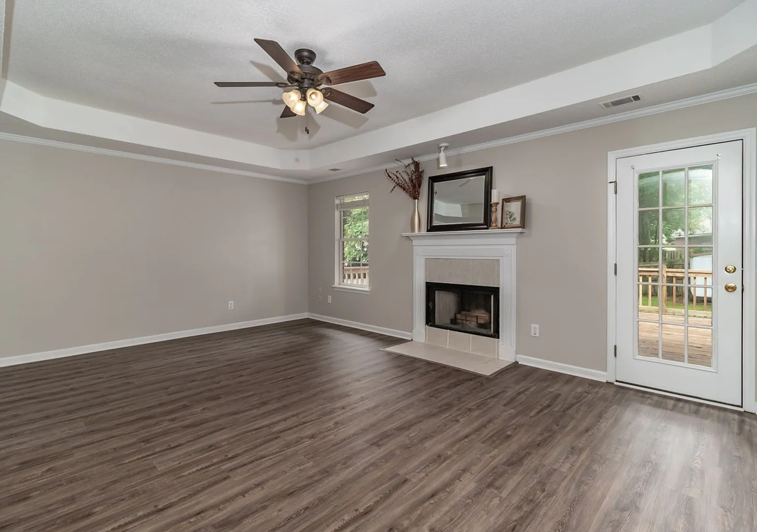 Lovely and Updated 4 bedroom, 2.5 bath home in Evans — Photo 3