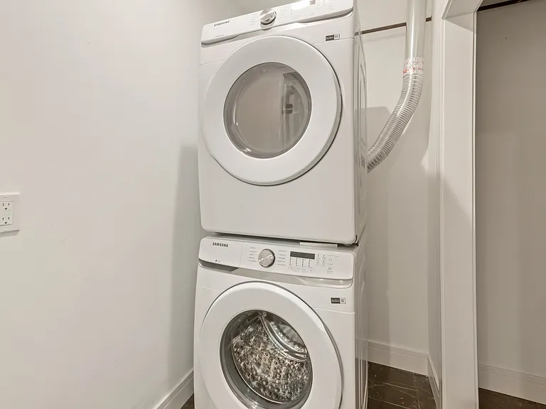 3058 W Cortland St #101 — Photo 9
