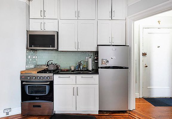 5th image of 345 E 77th St APT 6I