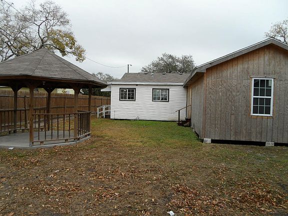 3rd image of 625 Scott Dr