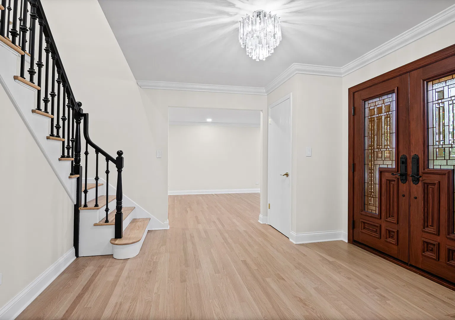5 bed, 3164 sqft, $7,500 — Photo 3