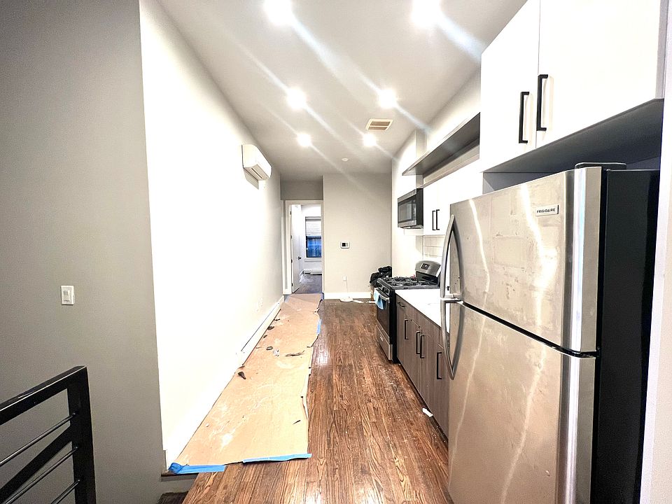 1st image of 260 Clifton Pl #1R