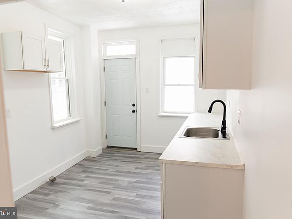 4th image of 619 Geary St