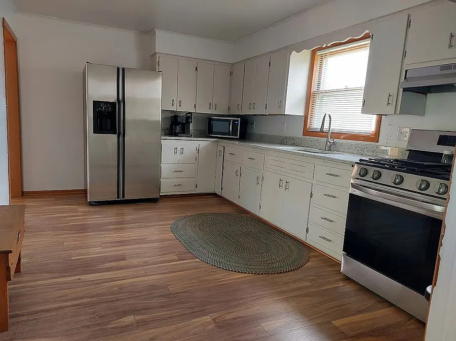 3 bed, 1281 sqft, $2,500 — Photo 2