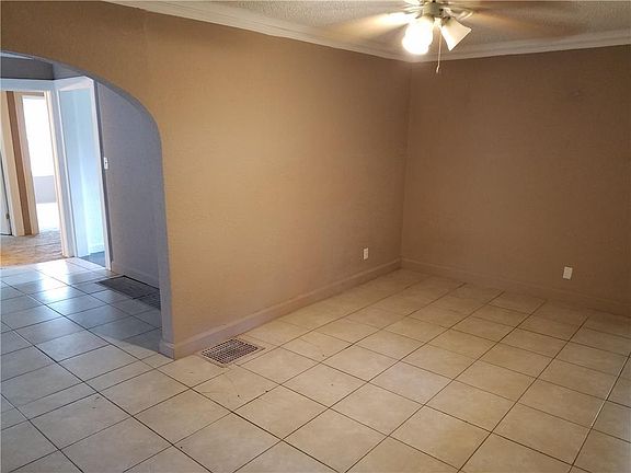 4th image of 3809 E 62nd St