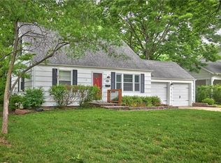 8218 Marty St, Overland Park, KS 66204