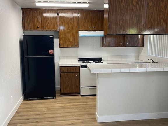 3rd image of 820 Broad Ave APT 1