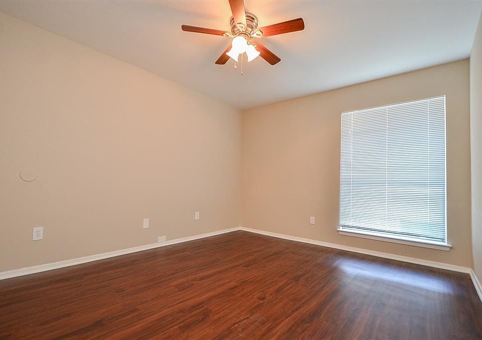1st image of 7313 Gulf Fwy APT 909