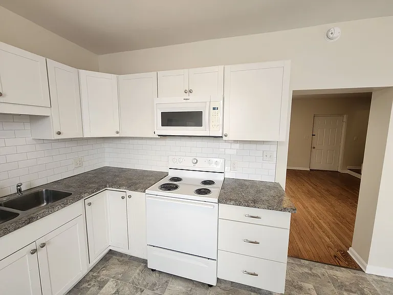 5176-5178 Greenvillage Rd — Photo 6