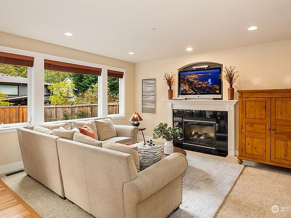 4th image of 10023 128th Avenue NE