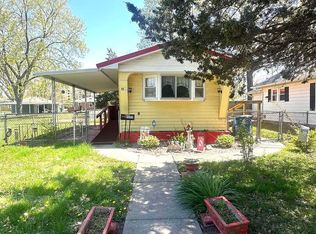 1305 S Maple St, Centralia, IL 62801