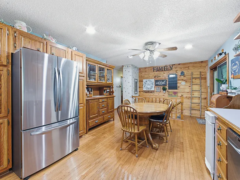 1715 N Stony Point — Photo 9
