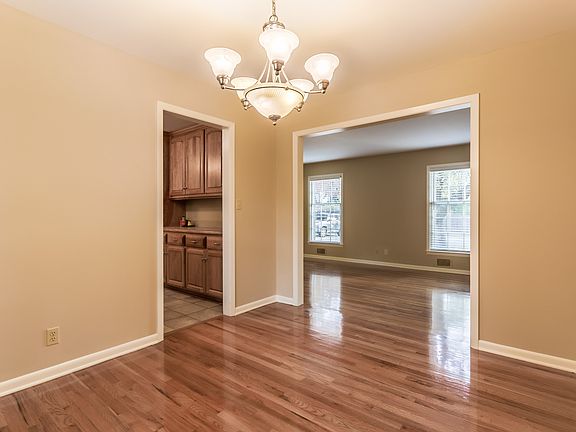 5th image of 9022 Grant St