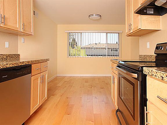 3rd image of 696 Towle Way APT 12