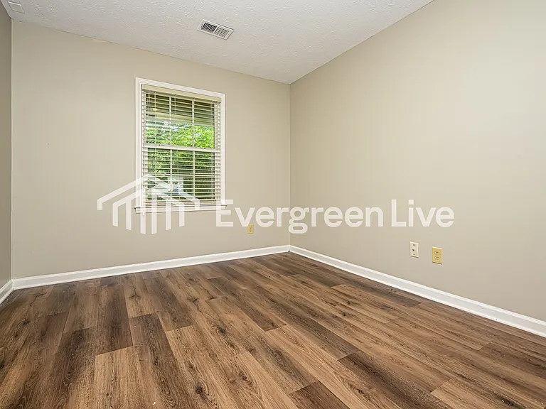 4312 Derbyshire Trce SE — Photo 11