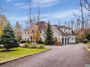 11 Eden Roc Dr, Locust Valley, NY 11560