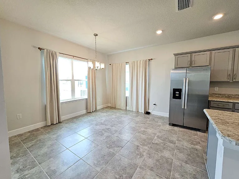 1109 Canfield Cir SE — Photo 7