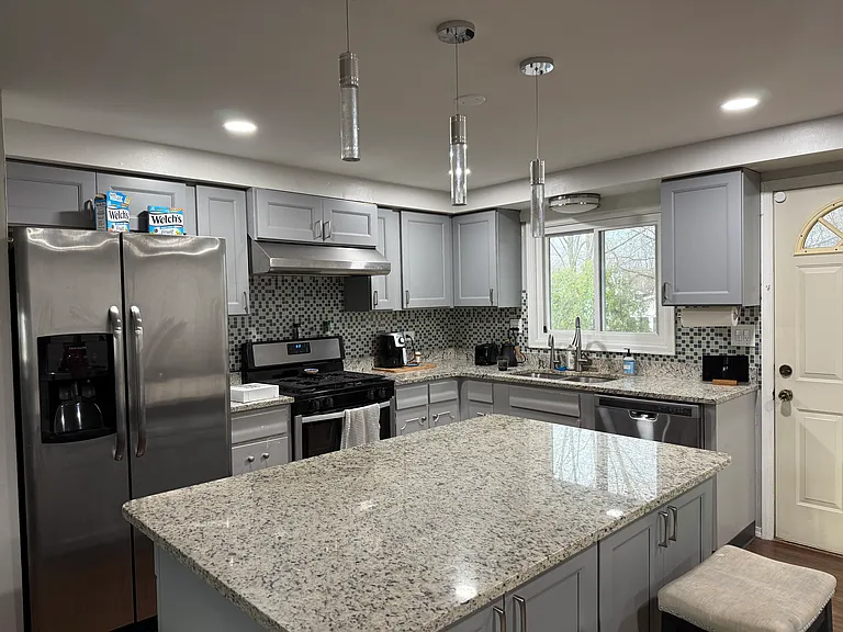 621 S Salem Dr — Photo 3