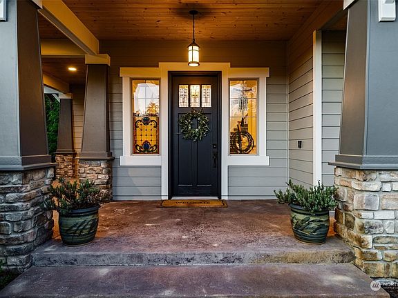 5th image of 3934 Pennant Court NW