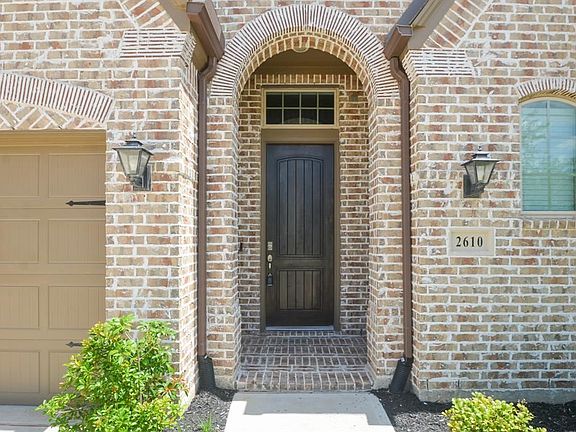 4th image of 2610 Country Ln