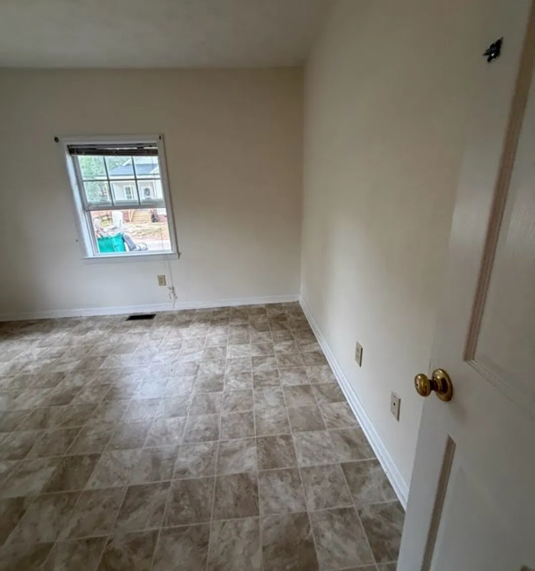 3 bed, 1200 sqft, $1,200 — Photo 3