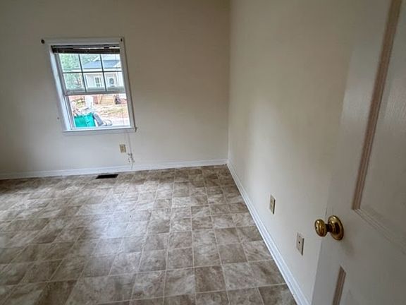 3rd image of 103 Lewis St