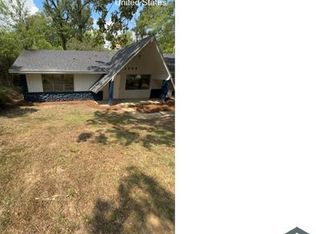 1729 Casteel Dr, Jackson, MS 39204