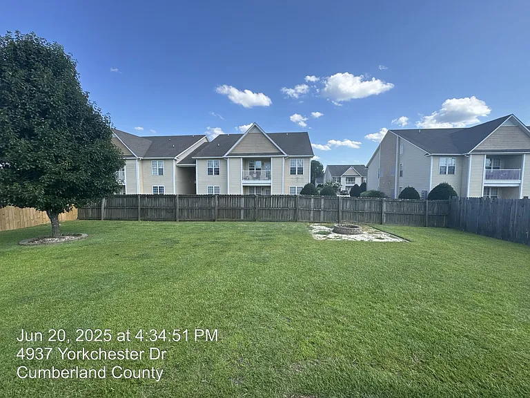 4937 Yorkchester Dr — Photo 3